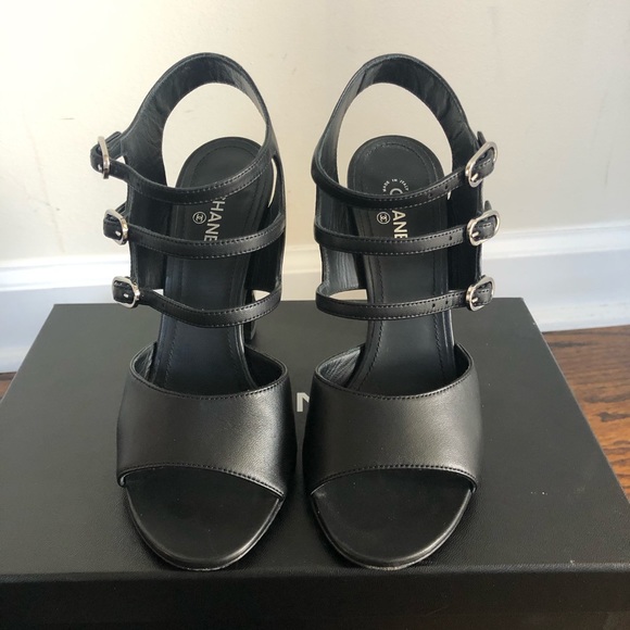 ❌SOLD❌Chanel Mirrored Heels - Picture 2 of 7